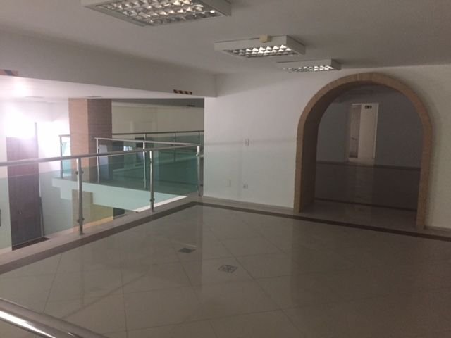 Prédio Comercial de Grande Porte no Centro Histórico de Santos para Venda Ou Aluguel