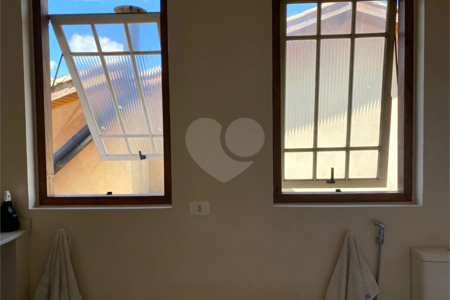 Casa à venda com 4 quartos, sendo 3 suítes, em Vila Madalena, São Paulo, SP