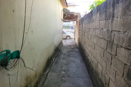 Casa à venda com 135m² - Penha