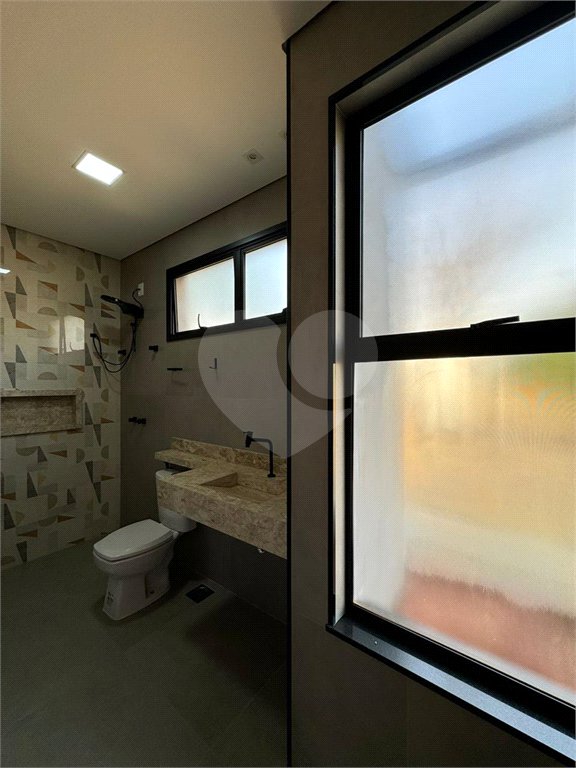 Casa à venda com 3 quartos, sendo 1 suíte, no condomínio Jd. Parque Alvorada, Araraquara - SP