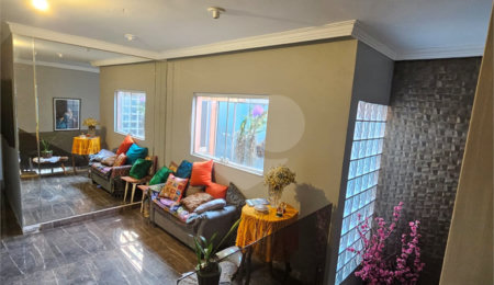 Sobrado à venda com 4 quartos, sendo 2 suítes, em Saúde, São Paulo, SP