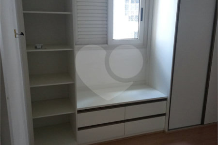 Apartamento à venda com 3 quartos, sendo 1 suíte,  em Vila Olímpia, São Paulo, SP