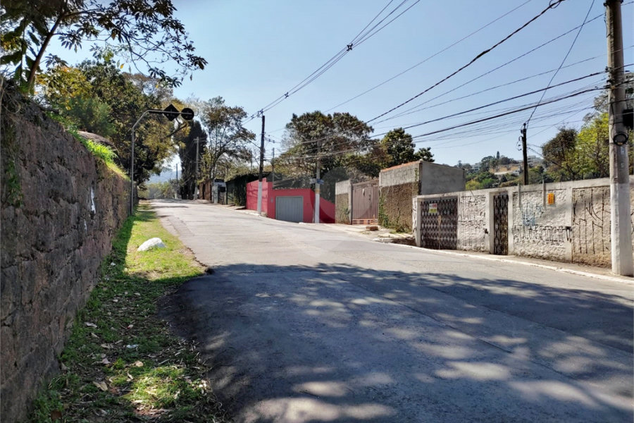 Casa Térrea à venda com 3 quartos em Horto, São Paulo, SP