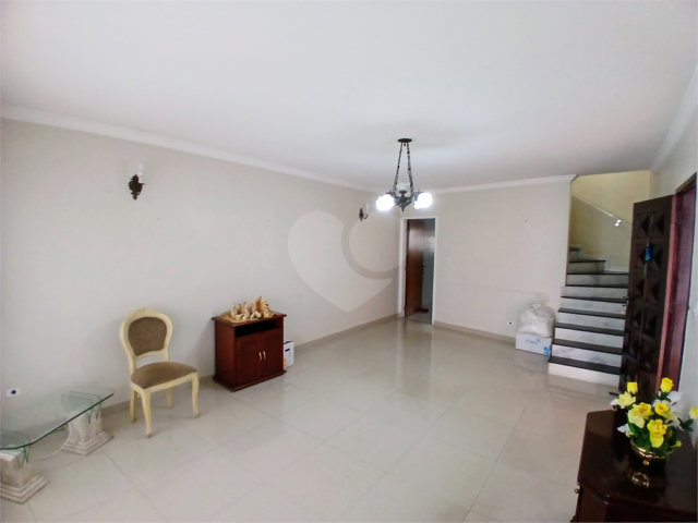 Casa à venda ou para alugar com 3 quartos, sendo 1 suíte,  em Santana, São Paulo, SP