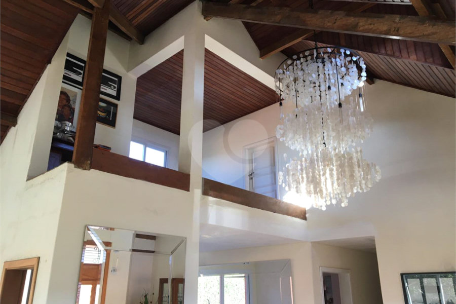 Casa à venda com 3 suítes no condomínio Suíça da Cantareira, Mairiporã - SP