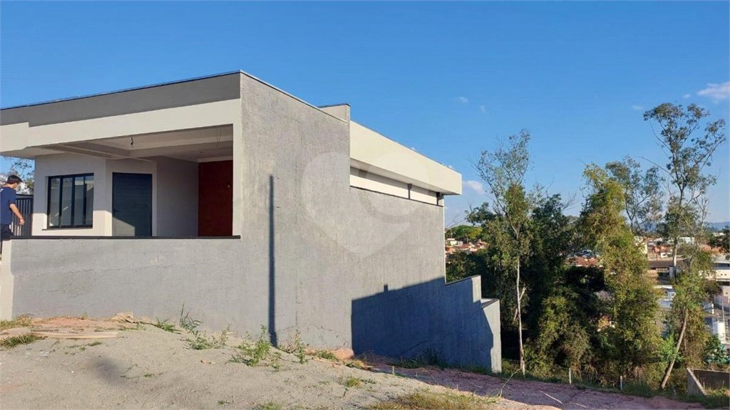Casa à venda com 3 quartos, sendo 2 suítes, no condomínio Reserva dos Jatobás, Louveira - SP