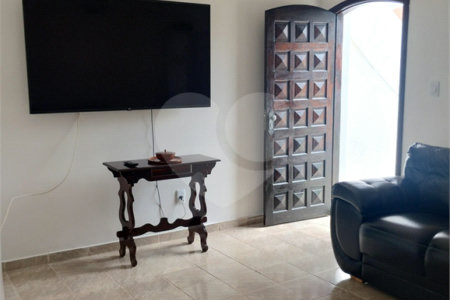 Casa à venda com 3 quartos, sendo 1 suíte,  em Vila Oliveira, Mogi das Cruzes, SP