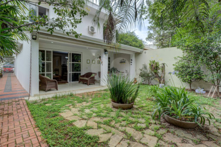 Casa à venda ou para alugar com 4 quartos, sendo 2 suítes, em Ibirapuera, São Paulo, SP
