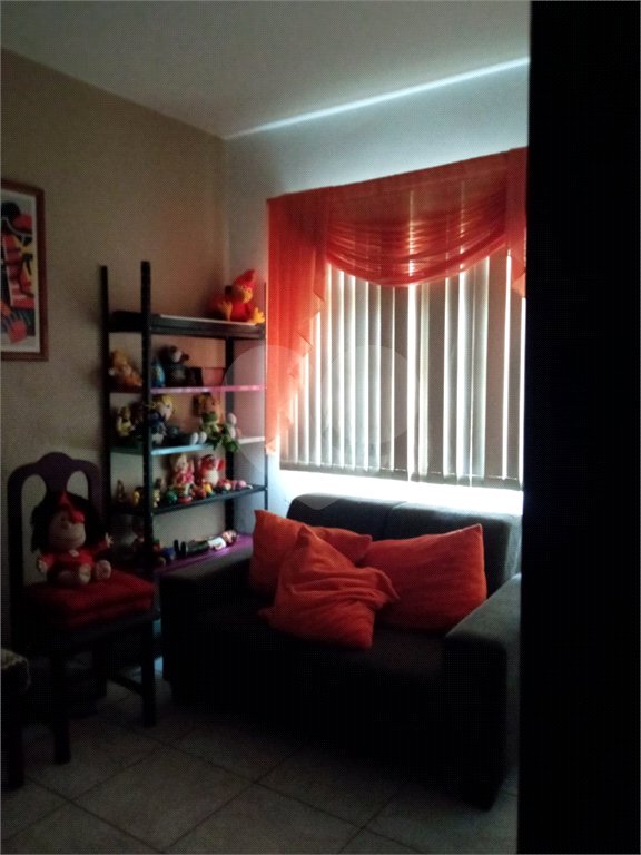 Casa à venda com 4 quartos, sendo 1 suíte,  em Vila Bela Flor, Mogi das Cruzes, SP