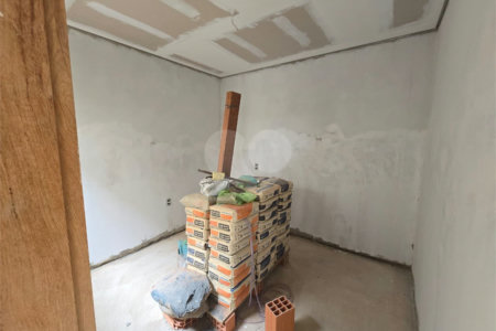 Casa à venda com 3 quartos, sendo 1 suíte, no condomínio Tivolli, Itapetininga - SP