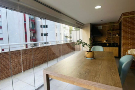 Apartamento à venda com 2 quartos, sendo 1 suíte,  em Vila Andrade, São Paulo, SP