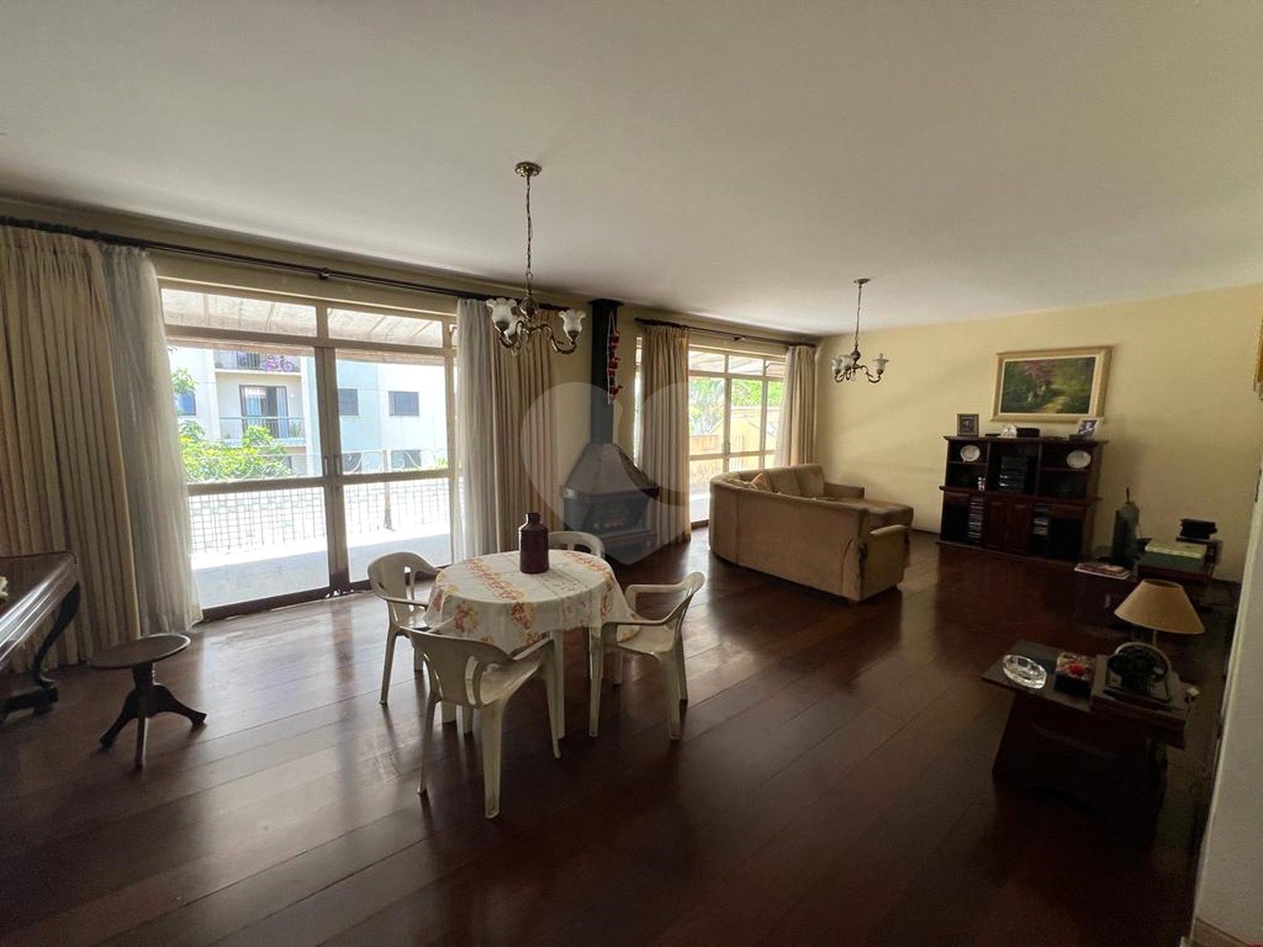 Casa à venda com 4 quartos, sendo 1 suíte, em Jardim das Vertentes, São Paulo, SP