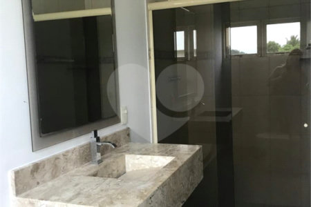 Casa à venda com 5 quartos, sendo 3 suítes, no condomínio Mansões da Prata, Rio de Janeiro - RJ