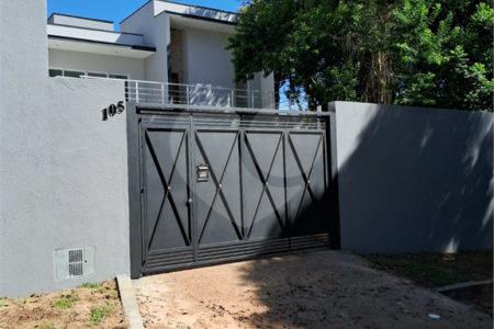 Casa Térrea à venda com 3 quartos, sendo 1 suíte, em Parque Rizzo, Cotia, SP