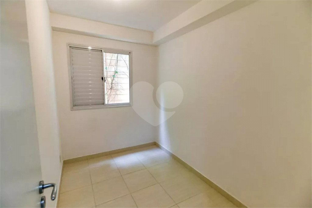 Apartamento à venda com 3 quartos, sendo 1 suíte,  em Lar São Paulo, São Paulo, SP