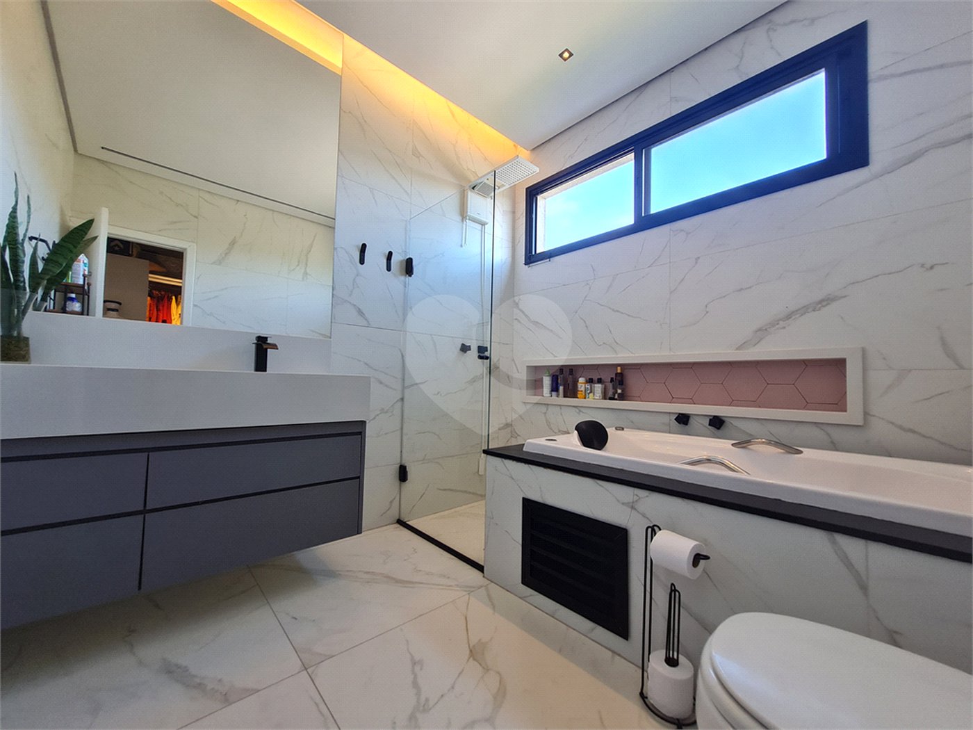 Casa à venda com 3 quartos, sendo 2 suítes, no condomínio Horizontes de Sorocaba, Sorocaba - SP