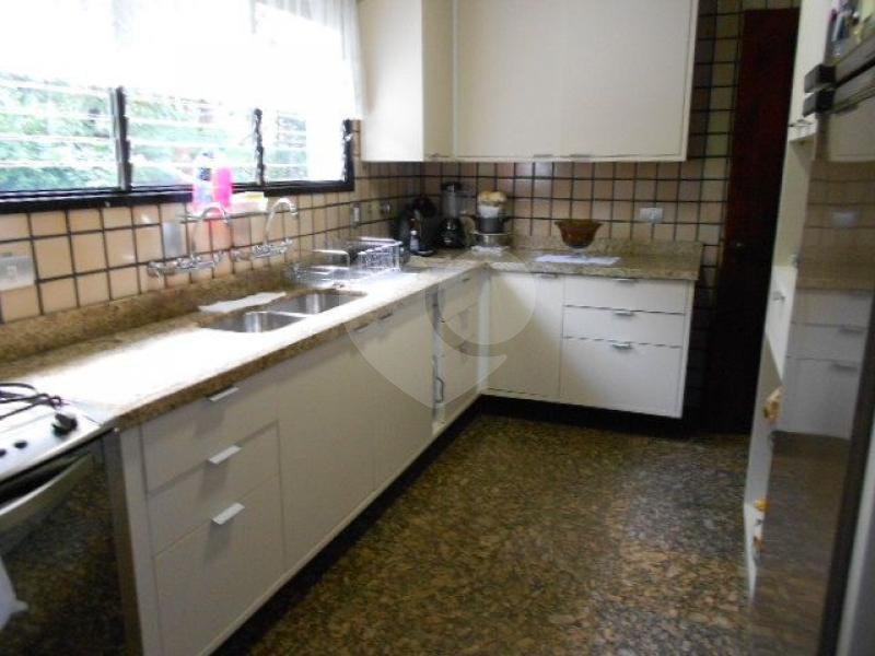 Sobrado à venda com 5 suítes em Morumbi, São Paulo, SP