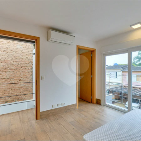 Casa de vila com 2 quartos á venda no Alto da Boa Vista, São Paulo - SP