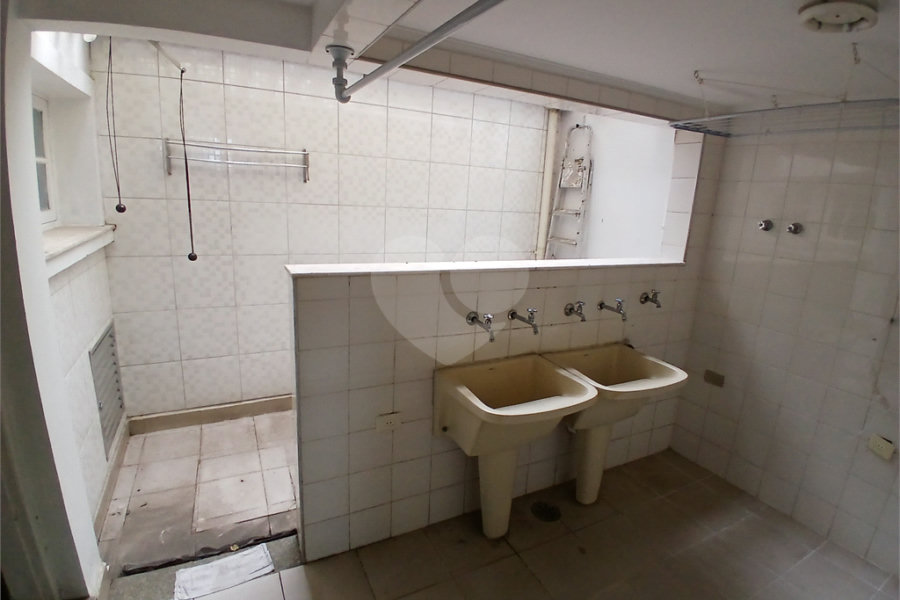 Casa à venda ou para alugar com 3 quartos, sendo 2 suítes, no condomínio Chácara das Rosas, São Paulo - SP