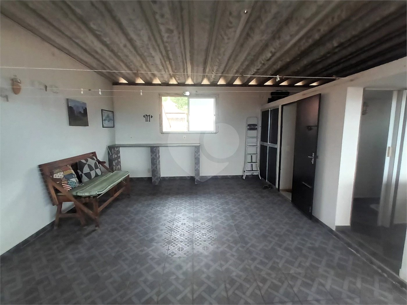 Casa à venda com 2 quartos, sendo 1 suíte, no condomínio Parque Central, Rio de Janeiro - RJ