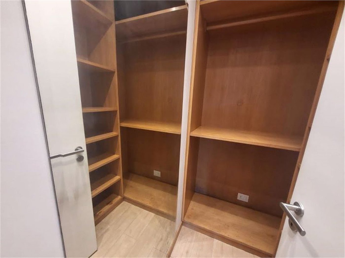 Apartamento Residencial à venda, Gonzaga, Santos - AP1414.