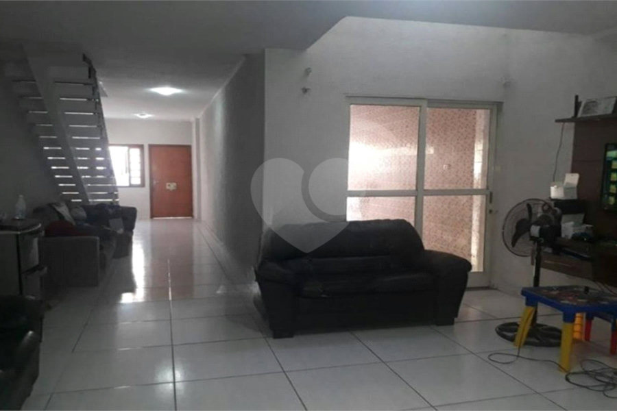 Sobrado à venda ou para alugar com 4 quartos, sendo 2 suítes, em Santana, São Paulo, SP