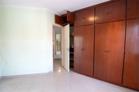 Sobrado à venda com 3 quartos, sendo 1 suíte, em Jardim Ester, São Paulo, SP