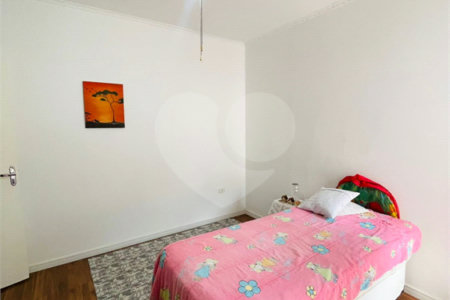 Casa à venda com 4 quartos, sendo 1 suíte,  em Jardim Stella, Santo André, SP