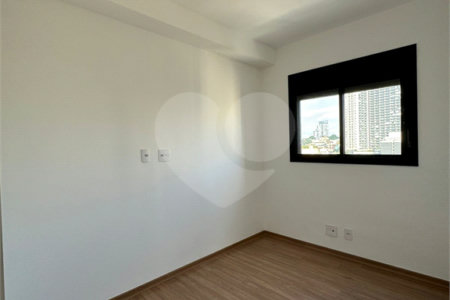 Flat à venda com 2 quartos em Vila Firmiano Pinto, São Paulo, SP