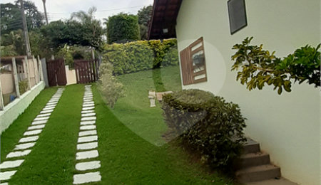Casa em condomínio à venda com 3 quartos, sendo 1 suíte,  no Centro, Bom Jesus dos Perdões, SP
