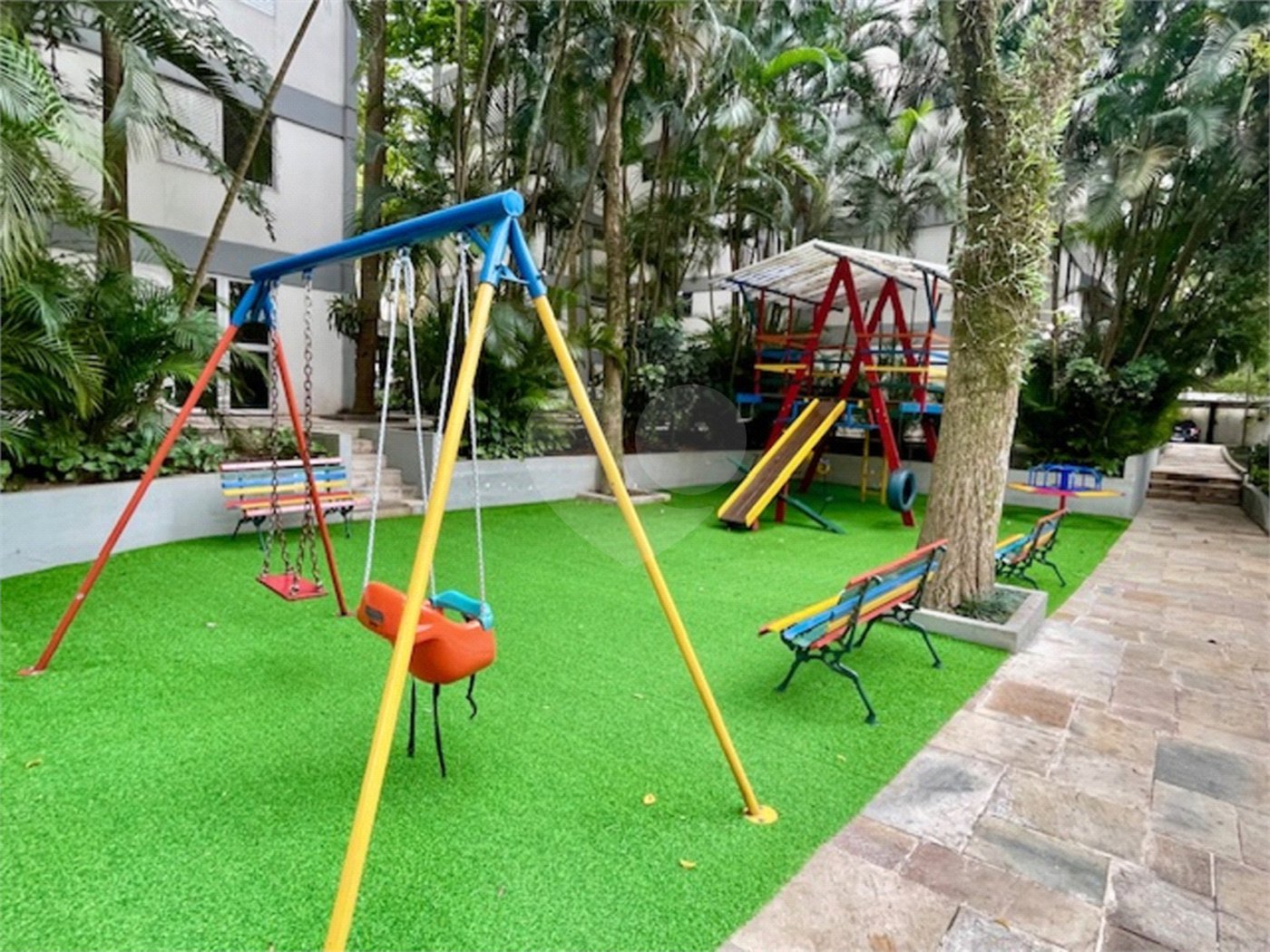 Apartamento com 3 dormitórios e 1 vaga fixa, em região tranquila perto da Av. Washingtonís e de diversos serviços. Ideal para quem quer morar bem e com comodidade.