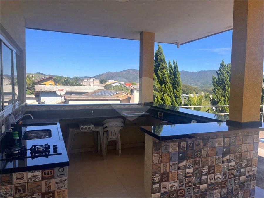 Casa à venda ou para alugar com 3 suítes no condomínio Serra da Estrela, Atibaia - SP