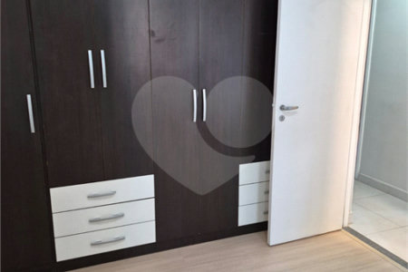 Apartamento à venda com 3 quartos, sendo 1 suíte,  em Cidade São Francisco, São Paulo, SP