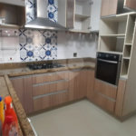 Casa à venda com 5 quartos, sendo 1 suíte, no condomínio Parque Suiça, Caieiras - SP