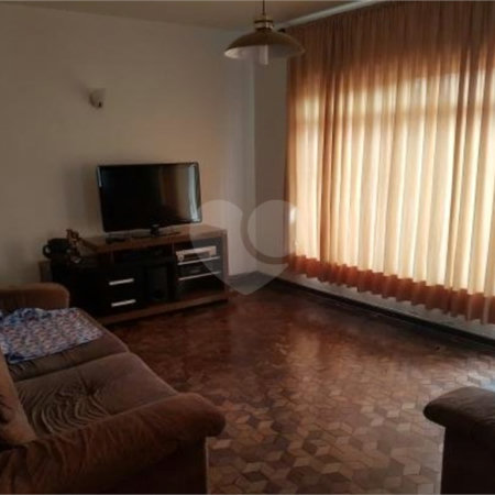 Sobrado à venda com 4 quartos, sendo 1 suíte, em Vila Constança, São Paulo, SP