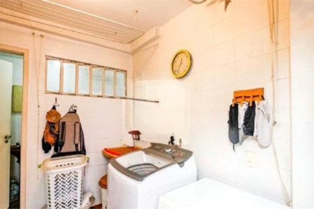 Sobrado à venda com 4 quartos, sendo 1 suíte, em Vila Cordeiro, São Paulo, SP