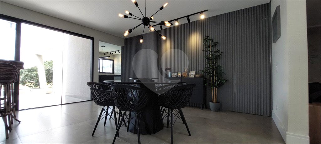 Casa à venda ou para alugar com 4 suítes no condomínio Figueira Garden, Atibaia - SP