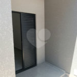 Casa à venda com 3 quartos, sendo 1 suíte, no condomínio Residencial Jardins da Catalunha, Atibaia - SP