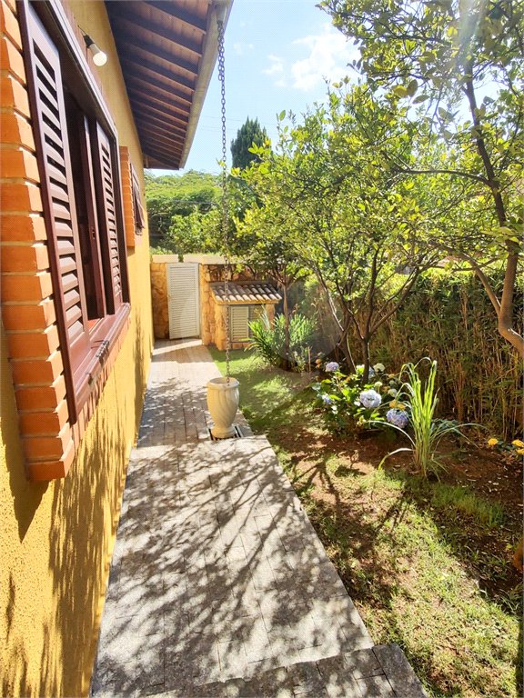 Casa à venda com 5 suítes no condomínio Estância Marambaia, Vinhedo - SP