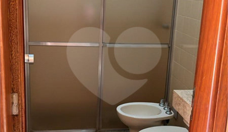Sobrado à venda com 4 quartos, sendo 1 suíte, no Centro, Araraquara, SP