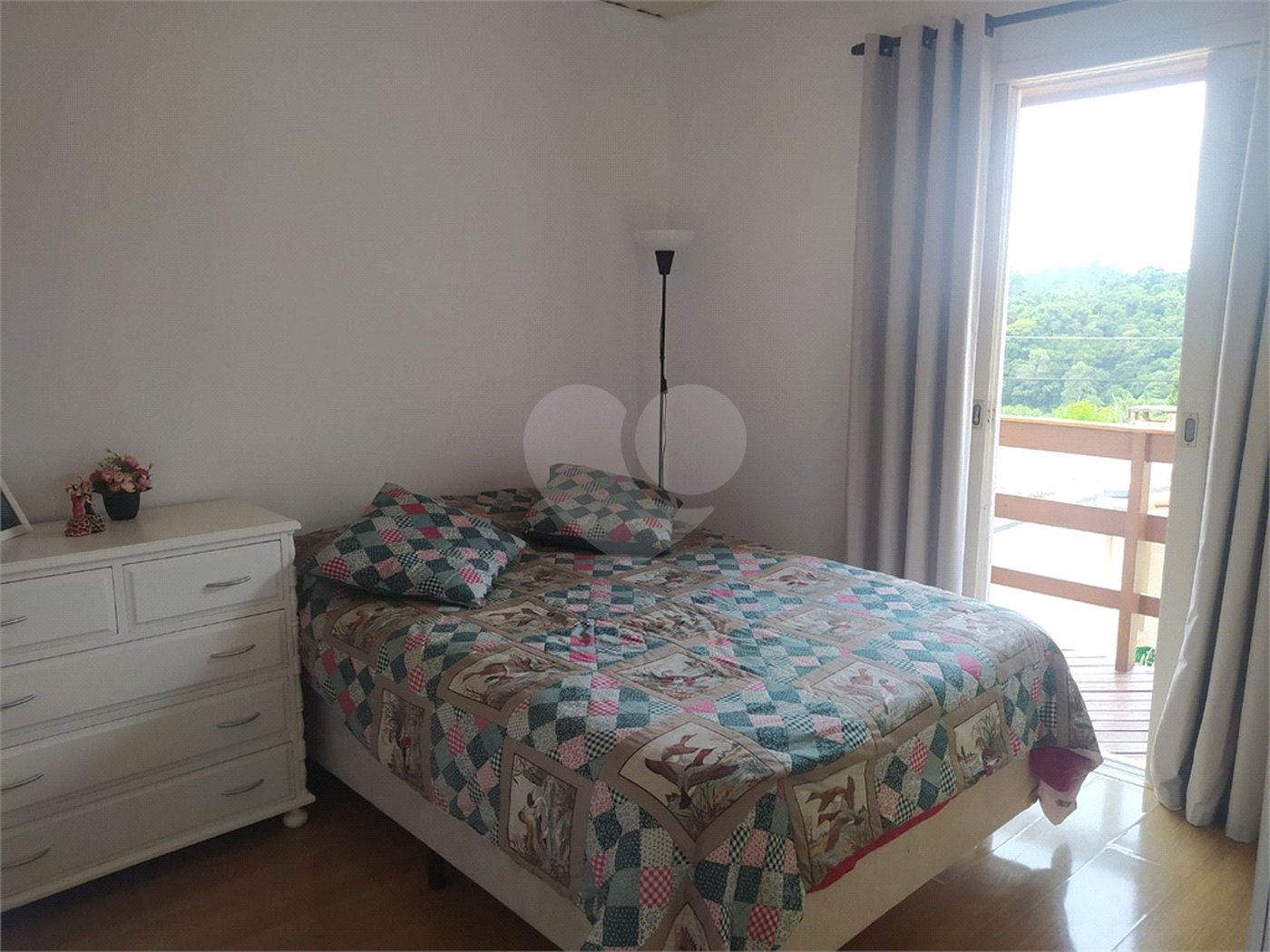 Casa à venda com 4 quartos, sendo 2 suítes, em Jardim Caparelli (mailasqui), São Roque, SP