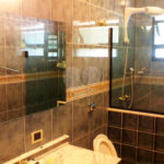Casa à venda com 8 quartos, sendo 6 suítes,  no condomínio Acapulco, Guarujá - SP