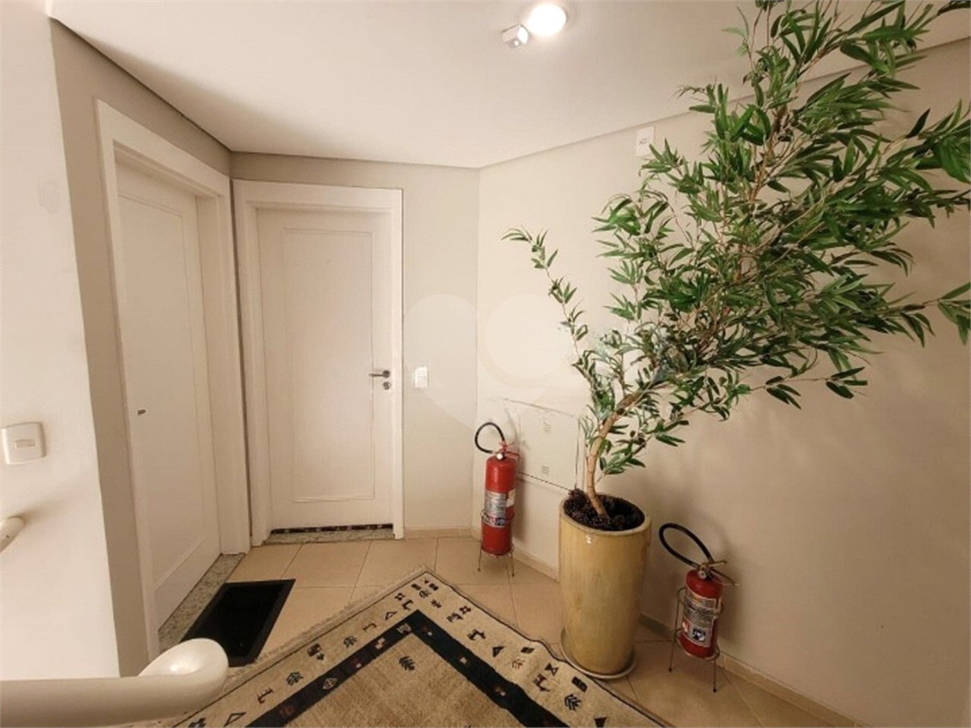 Casa à venda com 3 quartos, sendo 1 suíte, no condomínio Terrara, São Paulo - SP