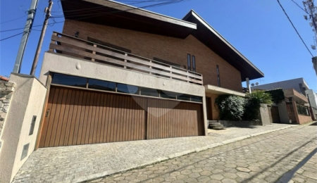 Casa à venda ou para alugar com 4 quartos, sendo 3 suítes, no Centro, Itapetininga, SP