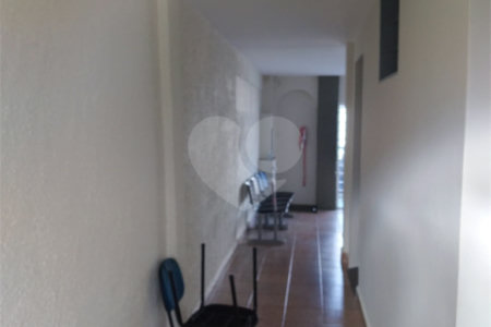 Casa Térrea com 3 dormitórios.