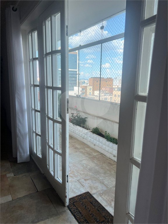 Cobertura à venda ou para alugar com 5 quartos, sendo 2 suítes, em Santa Cecília, São Paulo, SP