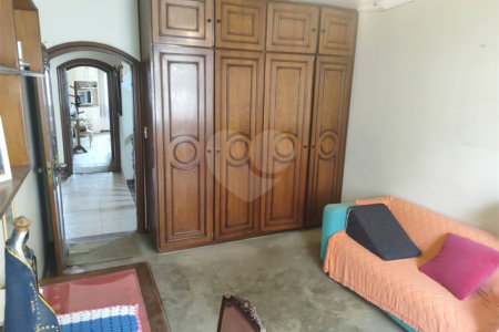 Casa à venda com 4 quartos, sendo 2 suítes, no condomínio Chácara das Rosas, São Paulo - SP
