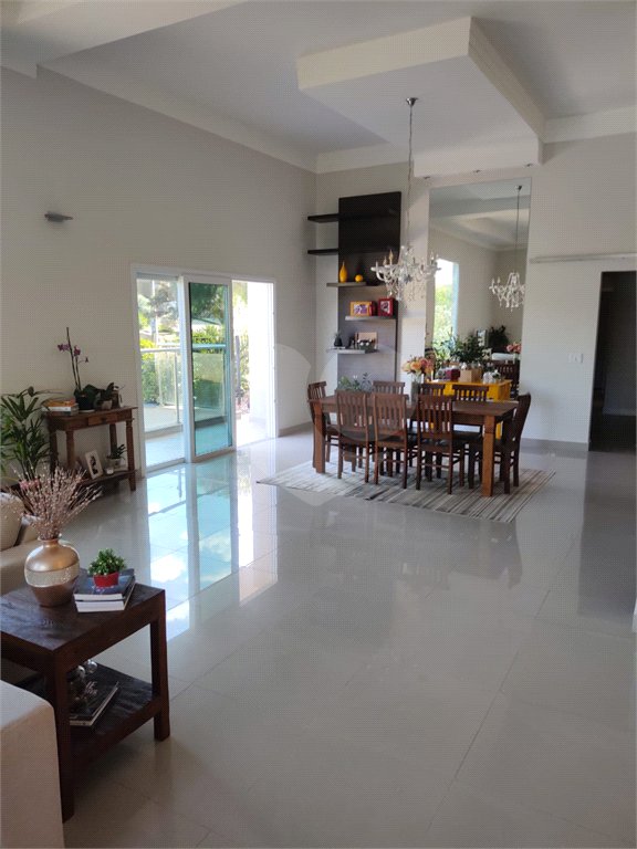 Casa à venda com 3 suítes no condomínio Reserva dos Vinhedos, Louveira - SP