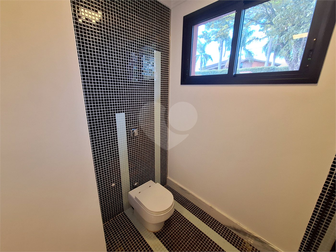 Casa à venda ou para alugar com 4 quartos, sendo 3 suítes, no condomínio Chácara Residencial Santa Maria, Votorantim - SP