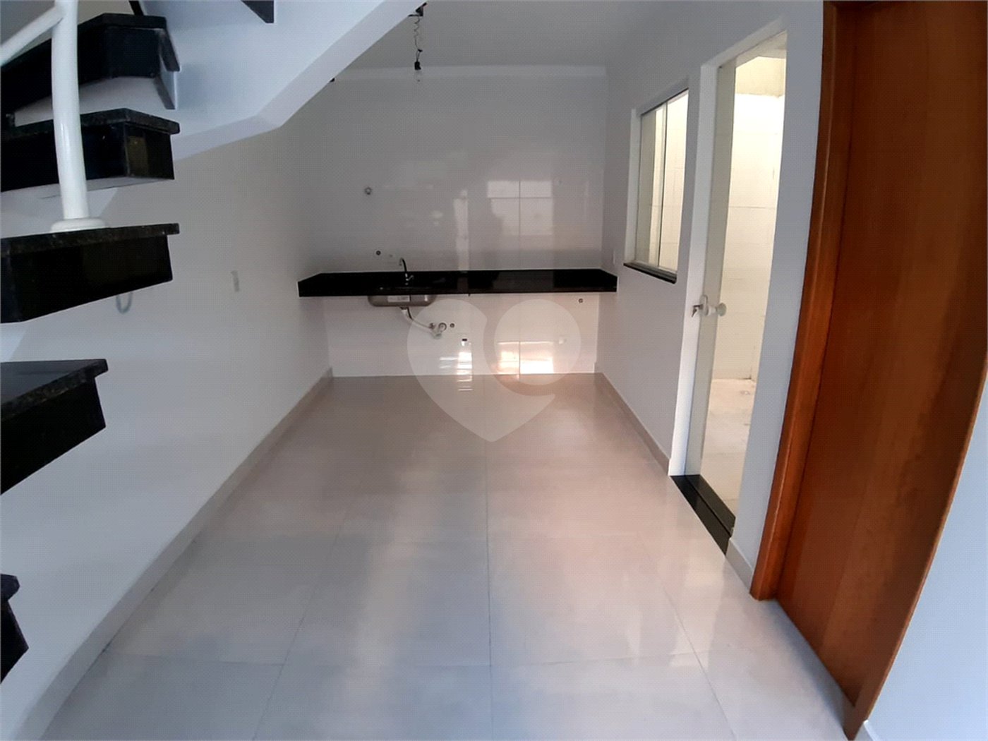 Casa para alugar com 3 quartos, sendo 1 suíte,  no condomínio Villagio DI Maria, São Paulo - SP